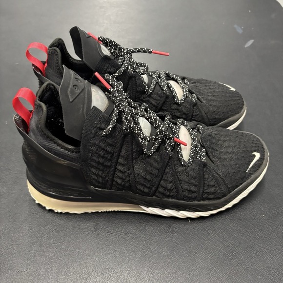 Nike Lebron 18 BRED Men's Size 8.5- CQ9283 001 Black Red - Picture 1 of 8